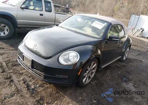 2014 Volkswagen Beetle 2.5L z USA, uszkodzony, nr VIN 3VW5P7ATXEM801927